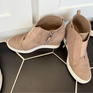 Women's Tan and black Ankle wedge boots lot of 2